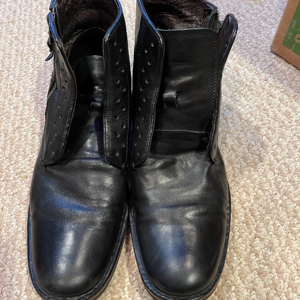 John Varvatos men’s black leather boots